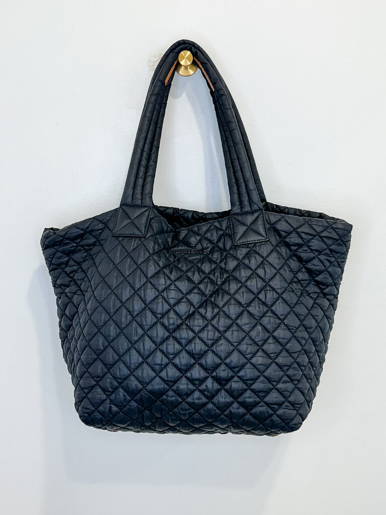 Quilted Tote with Zip Closure