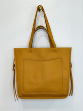 Load image into Gallery viewer, Leather Structured Tote
