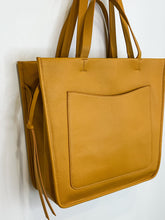 Load image into Gallery viewer, Leather Structured Tote
