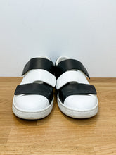 Load image into Gallery viewer, Leather Velcro Sneakers
