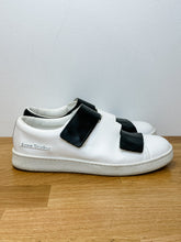 Load image into Gallery viewer, Leather Velcro Sneakers
