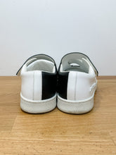 Load image into Gallery viewer, Leather Velcro Sneakers
