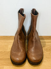 Load image into Gallery viewer, Leather Chelsea Boots
