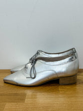 Load image into Gallery viewer, Metallic Leather Oxfords
