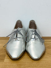 Load image into Gallery viewer, Metallic Leather Oxfords
