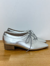 Load image into Gallery viewer, Metallic Leather Oxfords
