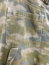 Load image into Gallery viewer, Drew Camo Cargo Jeans
