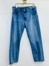 Load image into Gallery viewer, Mid Rise Straight Leg
