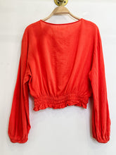 Load image into Gallery viewer, Long Sleeve Cotton Top with Gathered Waist

