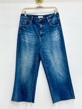 Load image into Gallery viewer, Wide Leg Crop
