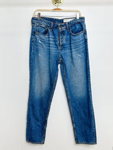 Load image into Gallery viewer, Rosa Mid-Rise Boyfriend
