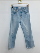 Load image into Gallery viewer, Straight Leg
