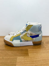 Load image into Gallery viewer, SB Zoom Blazer Mid Sneakers
