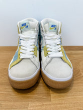 Load image into Gallery viewer, SB Zoom Blazer Mid Sneakers
