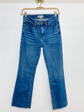 Load image into Gallery viewer, Mid Rise Kickout Jeans
