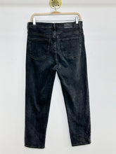 Load image into Gallery viewer, Classic Straight
