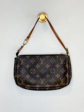 Load image into Gallery viewer, Vintage 2003 Monogram Pouchette
