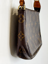Load image into Gallery viewer, Vintage 2003 Monogram Pouchette
