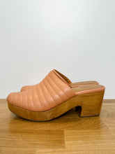 Load image into Gallery viewer, Quilted Leather Clogs
