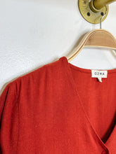 Load image into Gallery viewer, Raw Silk 3/4 Sleeve Button Up Midi Shirt Dress
