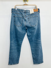 Load image into Gallery viewer, Ella Slim Crop (NWT)
