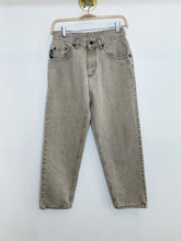 Load image into Gallery viewer, Tapered Leg Crop
