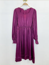 Load image into Gallery viewer, Silk Star Motif Long Sleeve Midi Dress
