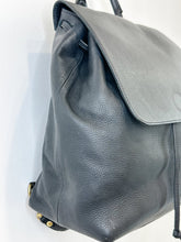 Load image into Gallery viewer, Medium Commuter Backpack
