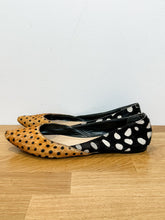Load image into Gallery viewer, Two-Tone Polka Dot Calf Hair Flat
