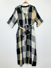 Load image into Gallery viewer, Plaid Cotton Short Sleeve Button Up Midi Dress with Tie Belt

