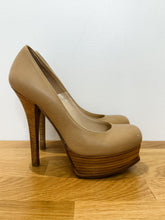 Load image into Gallery viewer, Fendista Leather Platform Pumps

