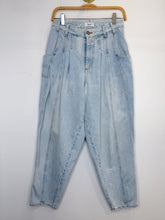 Load image into Gallery viewer, Pleated Tapered Leg
