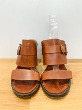 Load image into Gallery viewer, Leather Block Heel Slides
