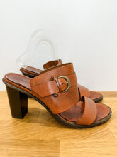 Load image into Gallery viewer, Leather Block Heel Slides
