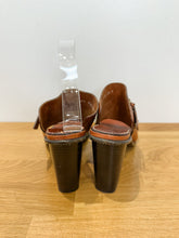 Load image into Gallery viewer, Leather Block Heel Slides
