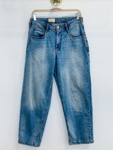 Load image into Gallery viewer, Wide Tapered Leg

