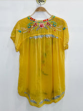 Load image into Gallery viewer, Embroidered Short Sleeve Blouse
