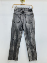 Load image into Gallery viewer, High Rise Straight Leg Raw Hem
