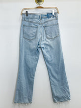 Load image into Gallery viewer, Distressed Straight Leg
