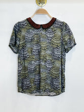Load image into Gallery viewer, Illustrated Feather Details Print Short Sleeve Shirt with Beaded Peter Pan Collar
