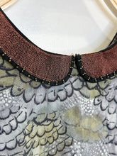 Load image into Gallery viewer, Illustrated Feather Details Print Short Sleeve Shirt with Beaded Peter Pan Collar

