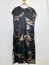 Load image into Gallery viewer, Etta Dark Iris Cap Sleeve Midi Dress (NWT, orig. ~$350)
