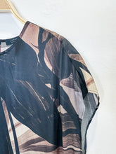 Load image into Gallery viewer, Etta Dark Iris Cap Sleeve Midi Dress (NWT, orig. ~$350)
