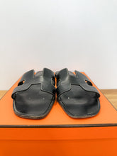 Load image into Gallery viewer, Oran H Logo Slides (AS IS: needs new rubber resole, prob $50)
