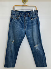 Load image into Gallery viewer, Distressed Straight Leg
