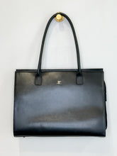 Load image into Gallery viewer, Structured Leather Shoulder Bag
