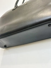 Load image into Gallery viewer, Structured Leather Shoulder Bag
