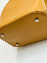 Load image into Gallery viewer, Structured Leather Lunch Bag Tote
