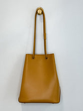 Load image into Gallery viewer, Structured Leather Lunch Bag Tote
