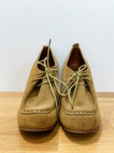 Load image into Gallery viewer, Suede Lace Up Wood Heel Shoe
